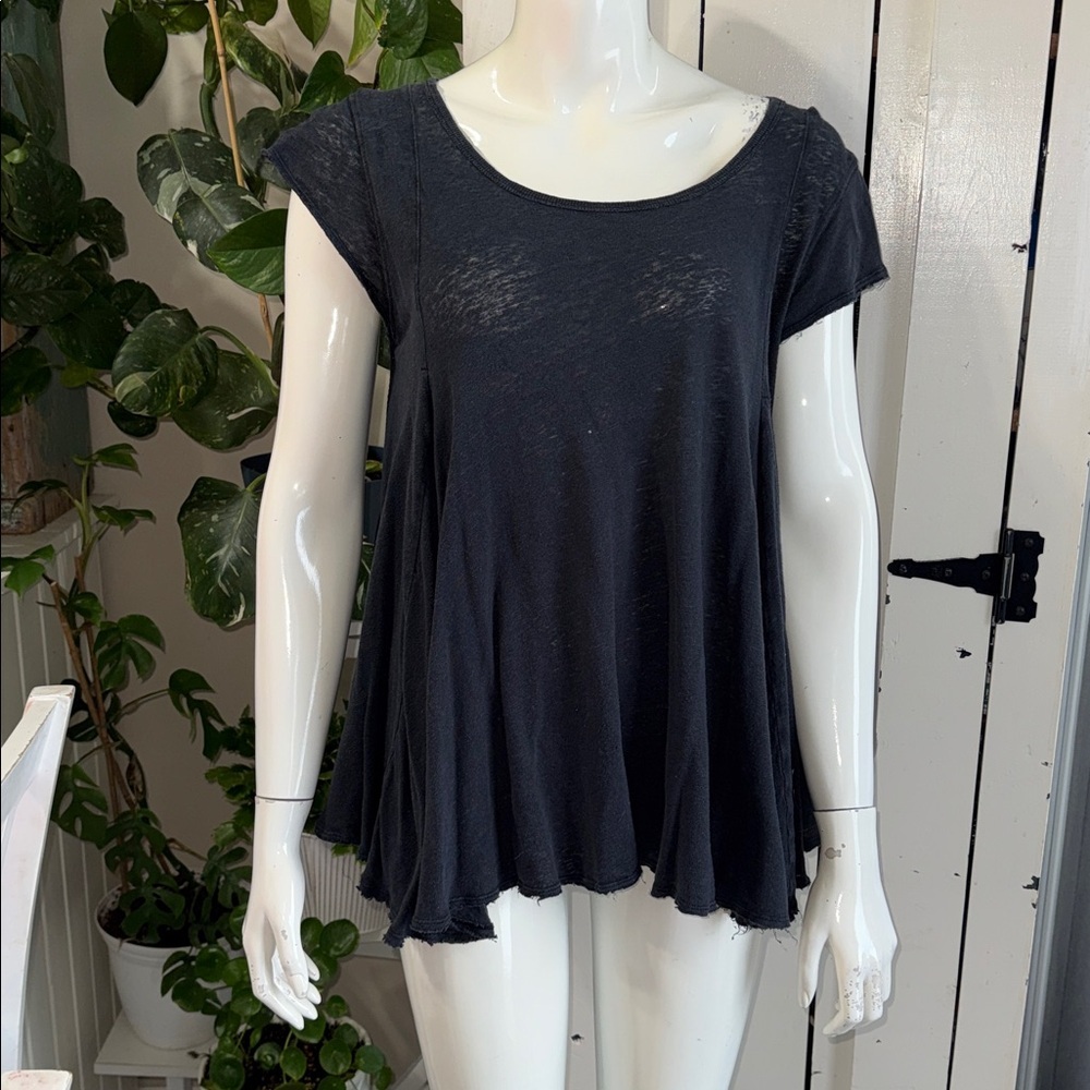 We the free free flowing boho short sleeve shirt, XS distressed hem, washed blue
